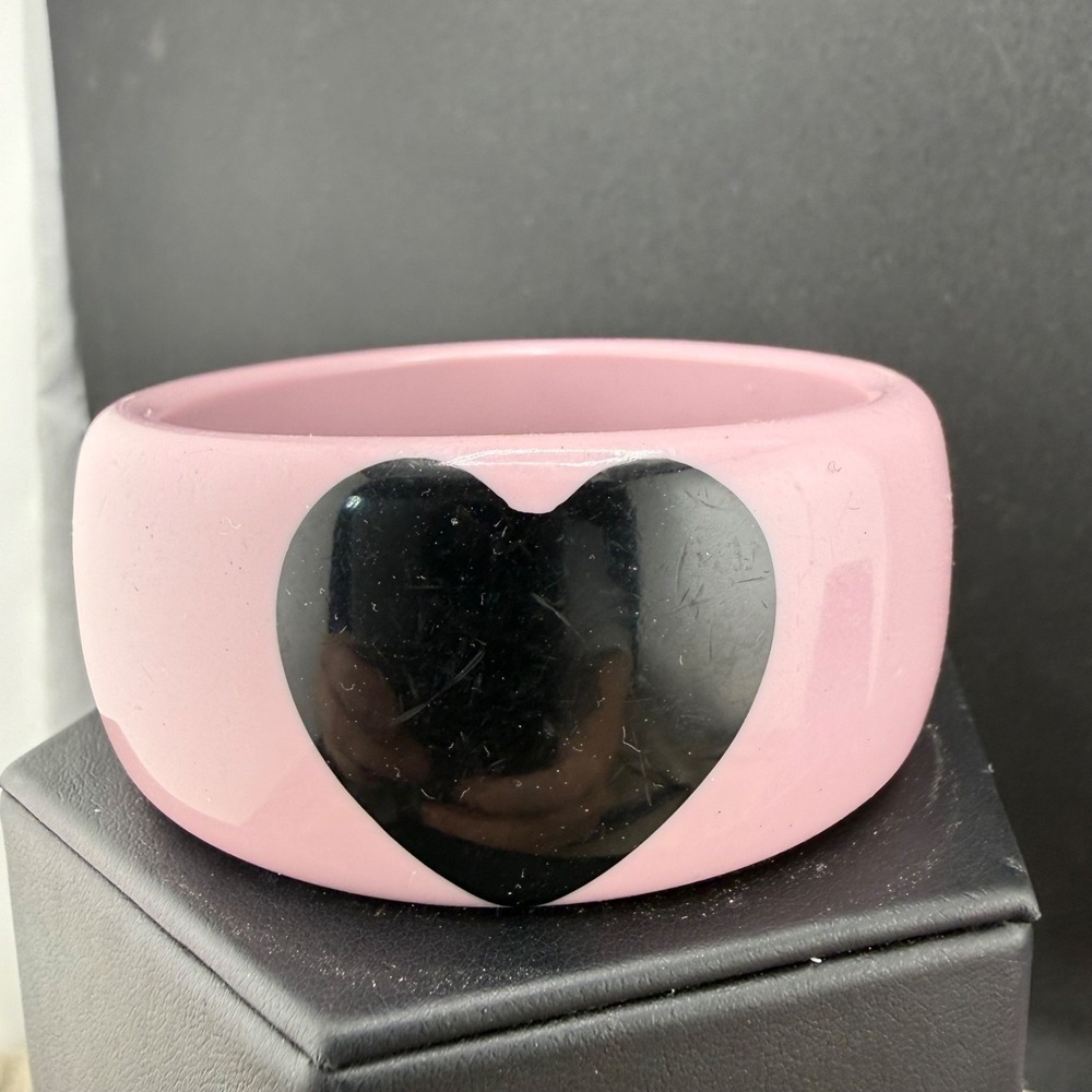 Vintage Estate Bangle Pink Black Heart Chunky Resin 8 Inch